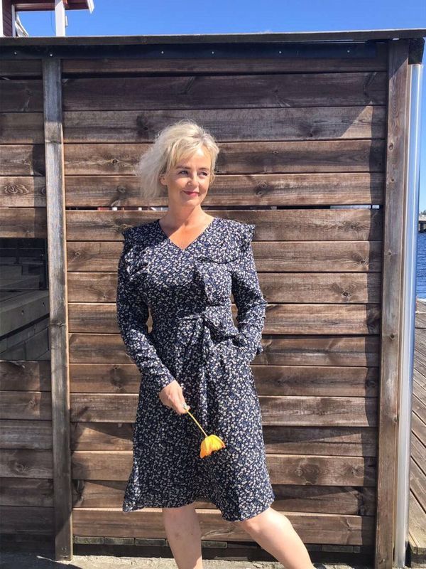 Heartmaker utsvingt kjole, Alva blå med blomster